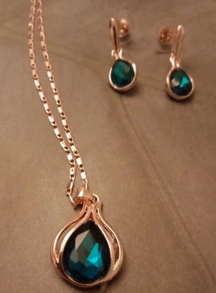 Ensemble collier boucles d'oreilles - photo numéro 2