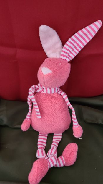Peluche pantin lapin BOUT'CHOU longues pattes roses rayures
