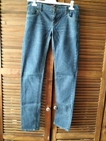 Blue jean taille 38 Cache cache