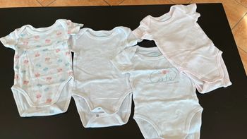 Lot de 4 bodys 6 mois