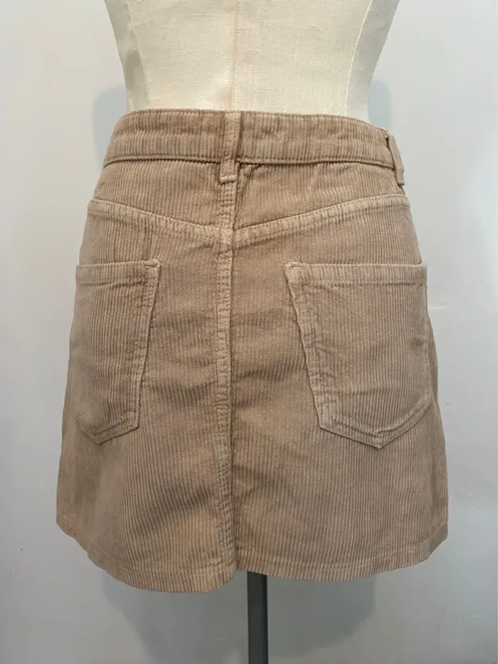 Jupe en velours côtelé beige Bershka – taille M - photo numéro 2