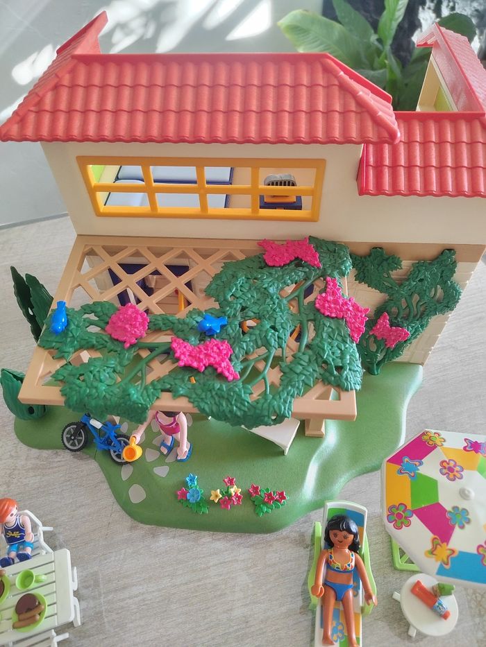 Maison de campagne playmobil et ses accessoires en très bon état - photo numéro 5