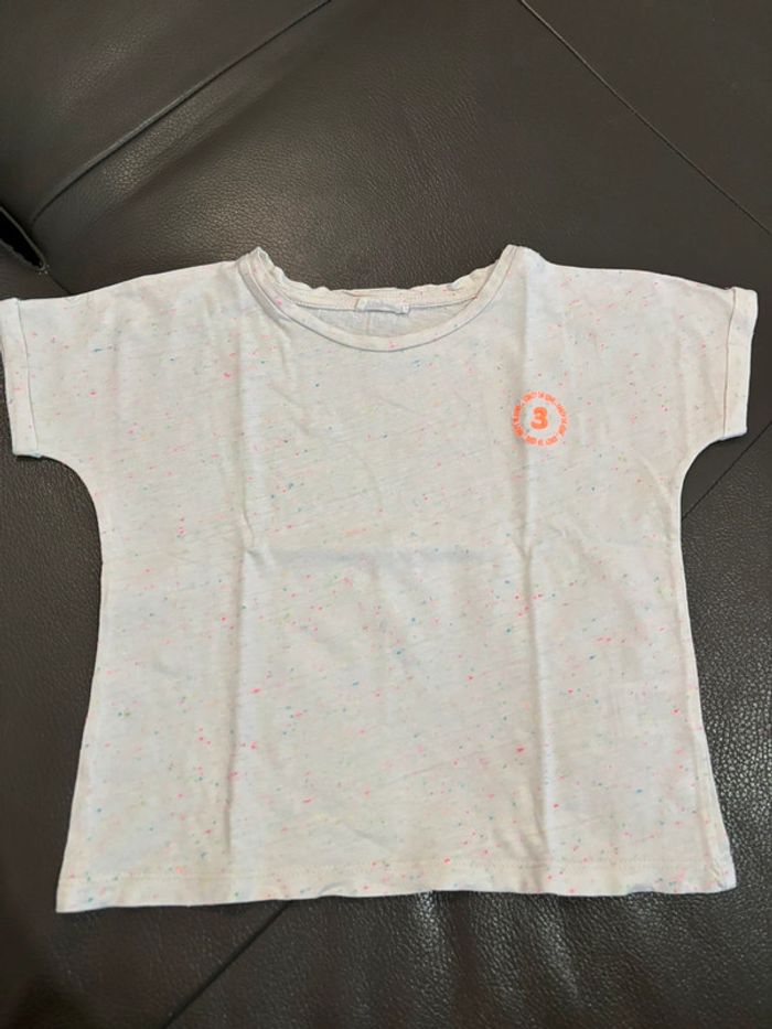 T-shirt manches courtes taille 5 ans