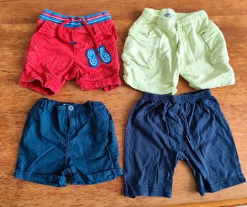 Lot de 4 short taille 24mois