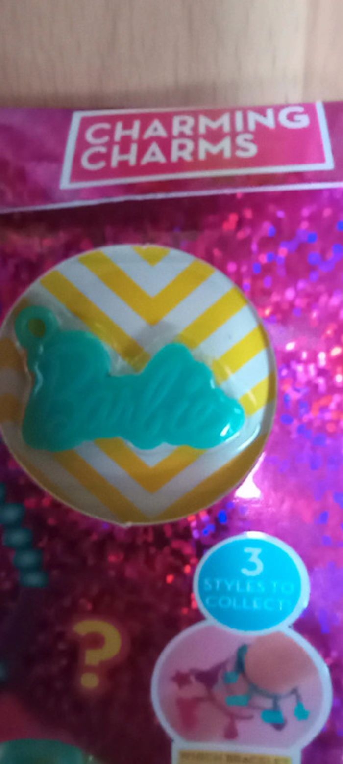 Bracelet et charms Barbie Neuf - photo numéro 5