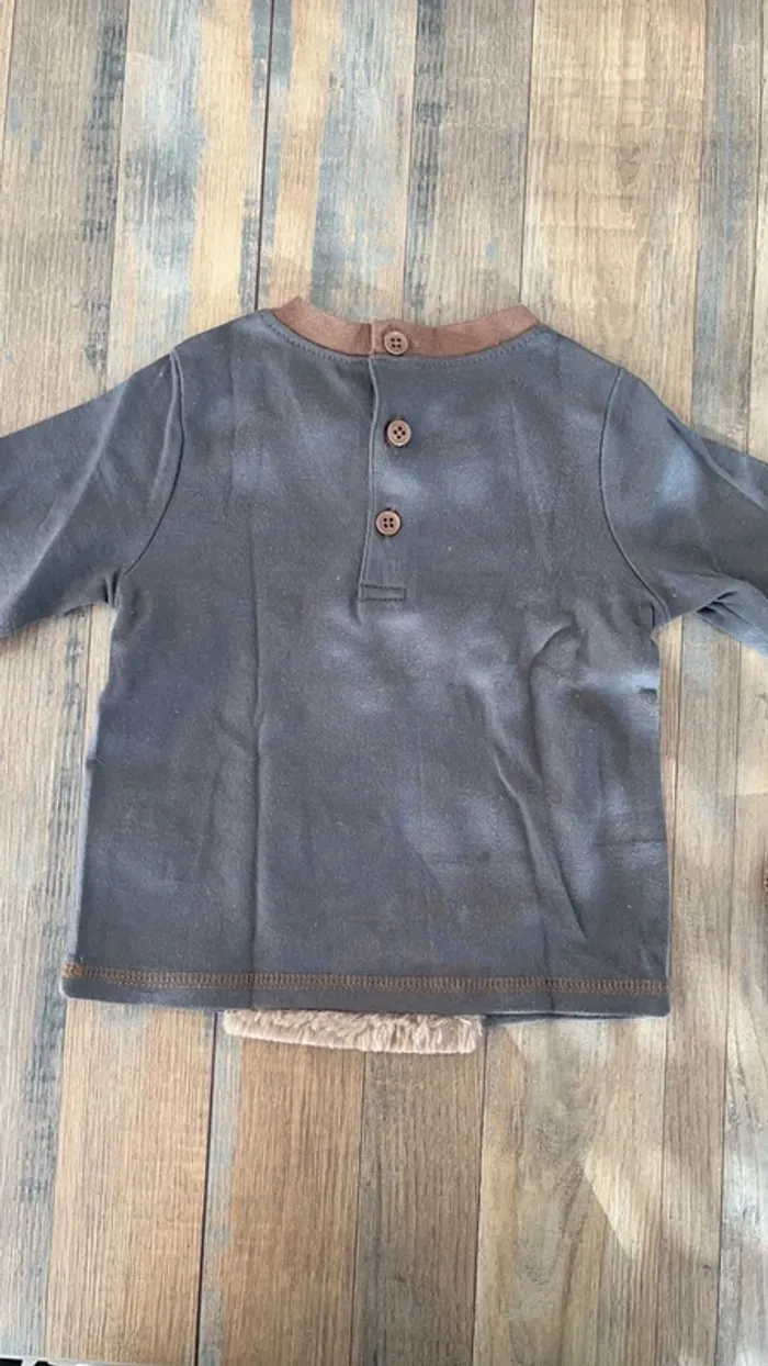 T-shirt manches longues et pantalon - photo numéro 3