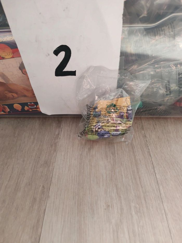 Figurine mille et une pattes