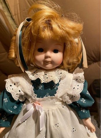 Poupée Alberon de collection en porcelaine