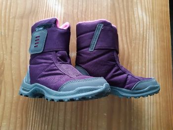 Bottes de neige violette
