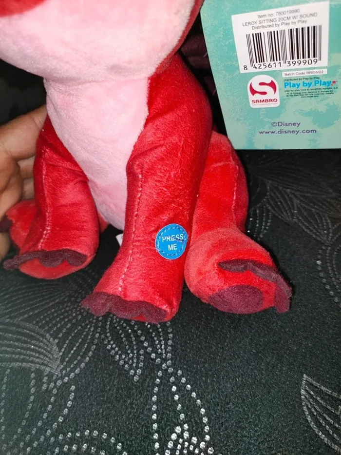 Très jolie Peluche sonore Disney Stitch rouge - photo numéro 2