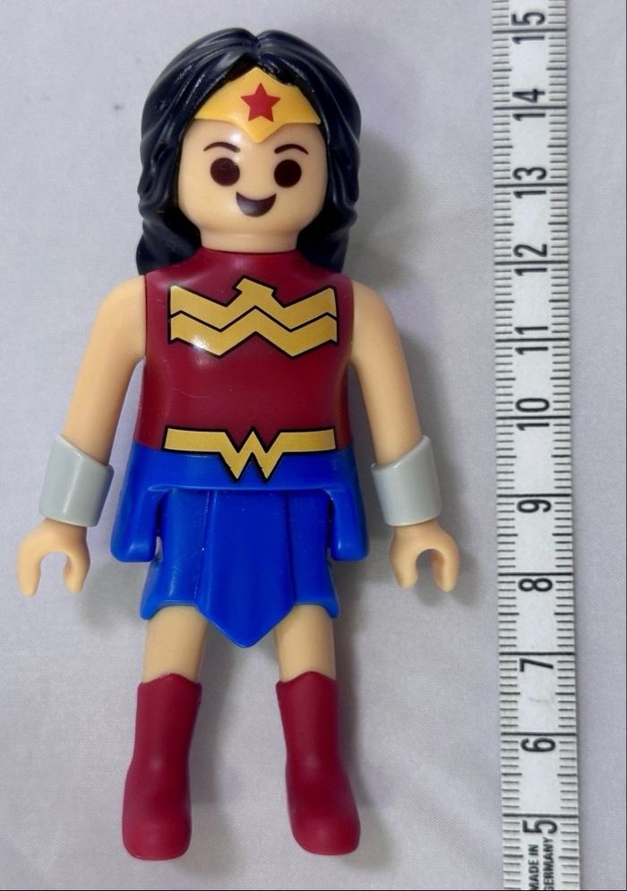 Playmobil  XL Batman et wonder woman  kinder maxi Xl - photo numéro 4