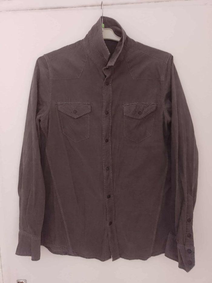chemise grise côtelé