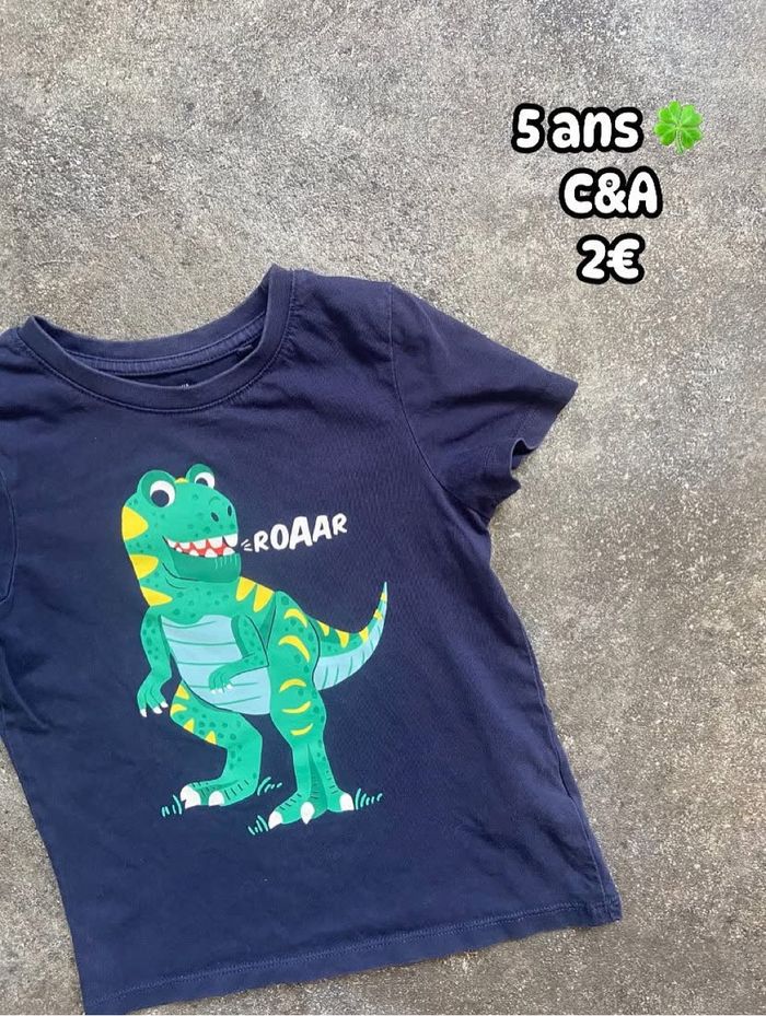 T-shirt 🍀 5 ans 🍀 C&A