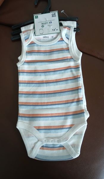 lot 2 bodies sans manches garcon gemo 71 cm 9 mois