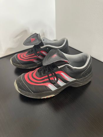 Baskets en cuir noir et rouge Y2K Adidas T37,5