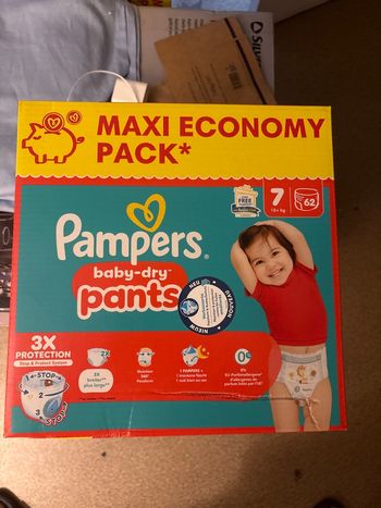 1 carton de 62 couches t7 pampers