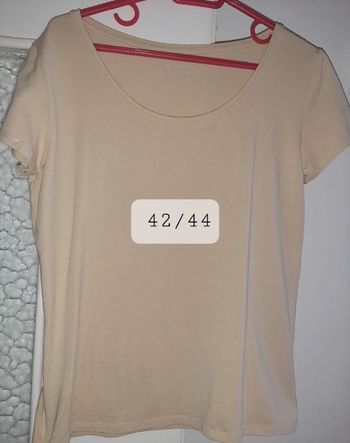 Tee-shirt U essentiel. 42/44.