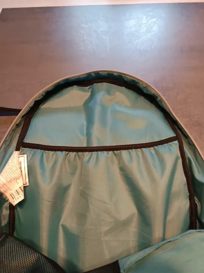 Vend cartable évolutif tirable et sac a dos carrefour. - photo numéro 9
