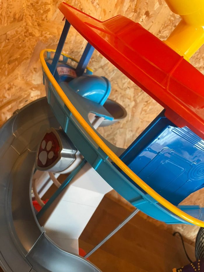 Idée Cadeau 🎁 Tour de Controle Spin Master Pat Patrouille avec blason sonore et lumineux - photo numéro 16