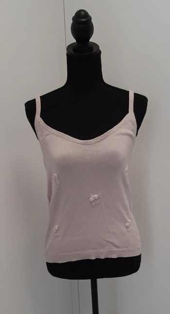 Très joli top rose poudré en ramie et coton avec motifs brodés