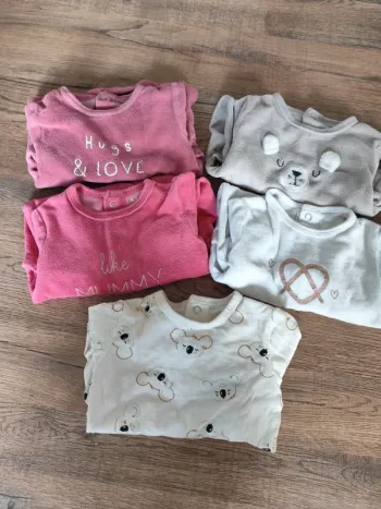 Lot de pyjamas Kiabi 1 mois mixte fille
