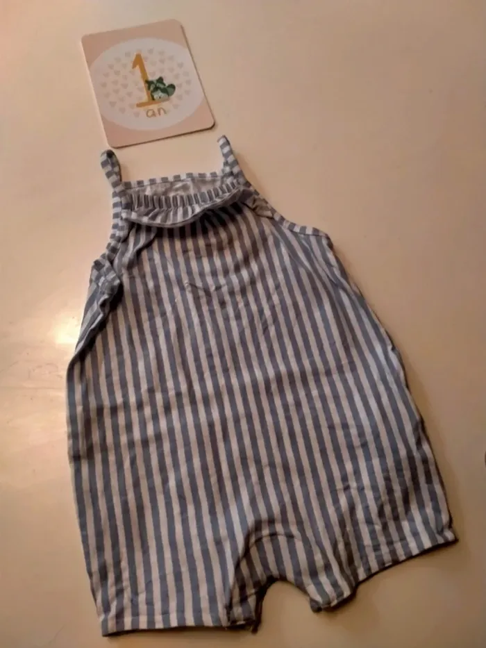 Combishort bébé rayé Kiabi Taille 12 mois - photo numéro 2