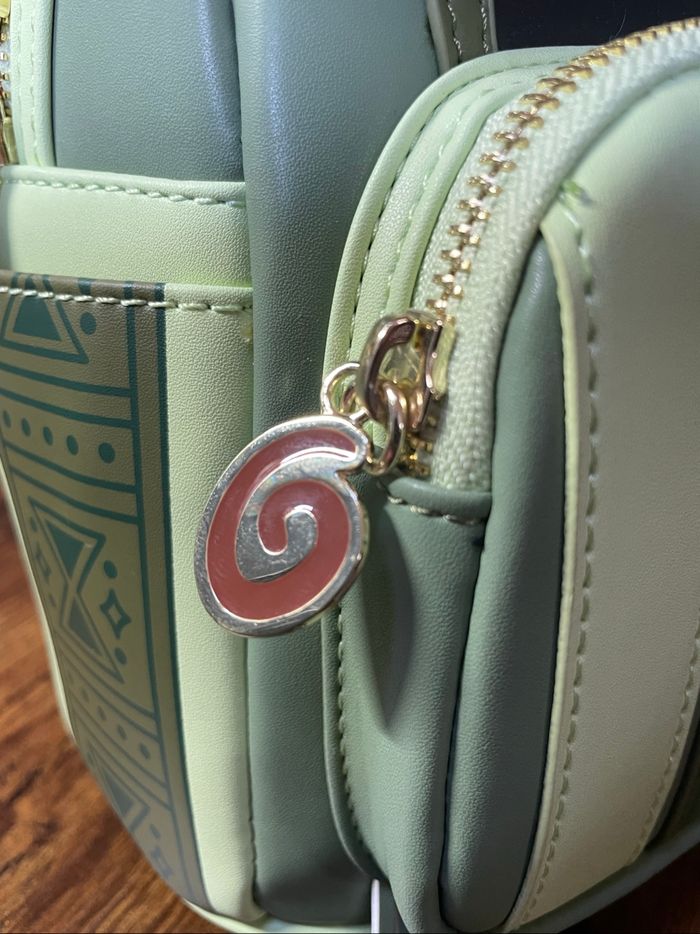 Sac à dos Loungefly Encanto Disney Bruno neuf - photo numéro 3