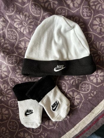 Bonnet et chaussettes Nike
