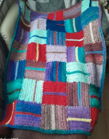 Couverture faite main au crochet multicolore en laine et acrylique