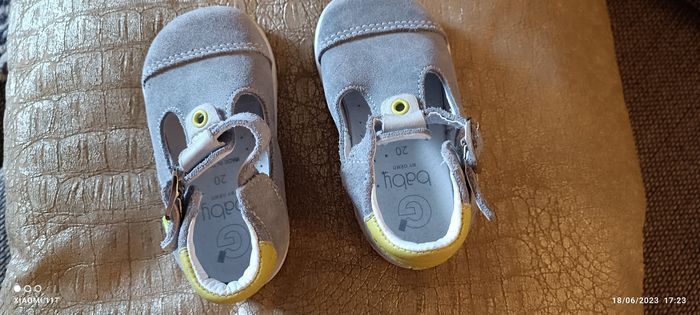 Chaussures d'été garçon pointure 20 - photo numéro 5