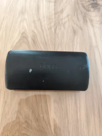 Étui a lunettes Boss