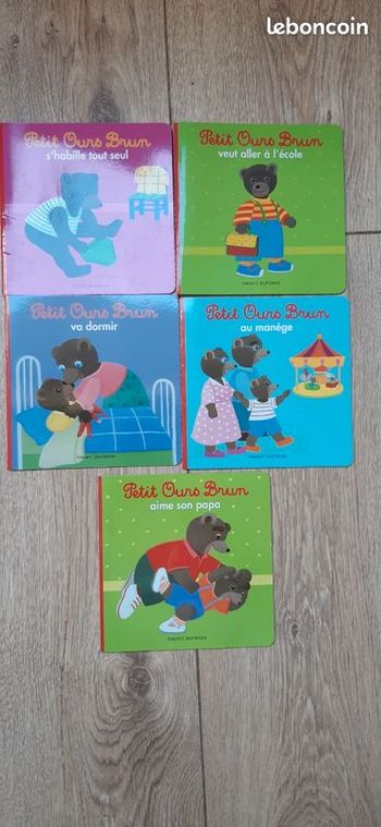 Lot de 5 livres "petit ours brun" en très bon état