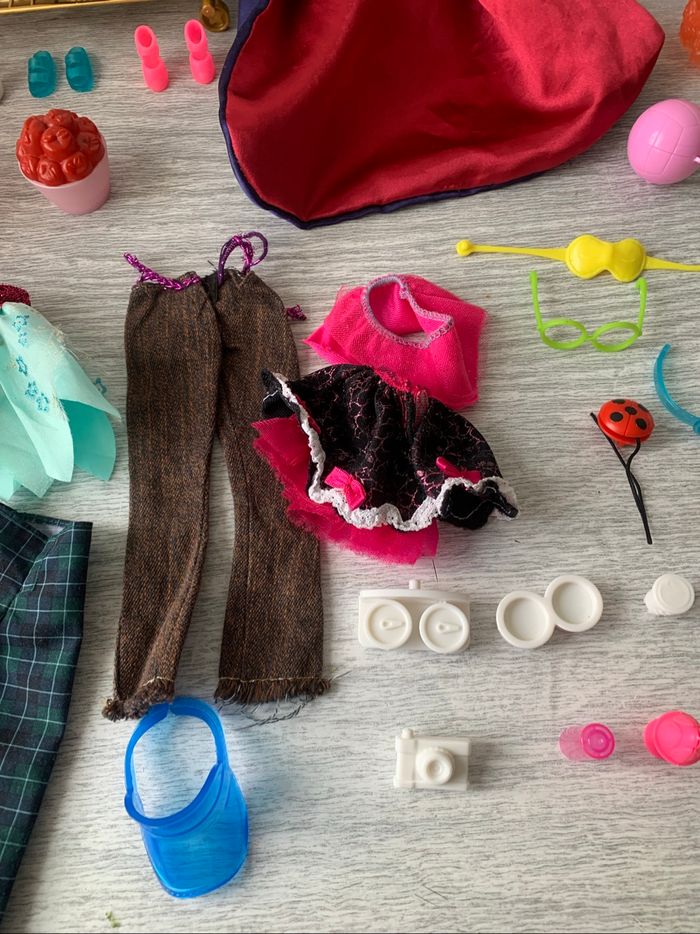 Lot d’accessoires Barbie et autres poupées - photo numéro 7