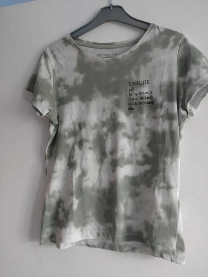 T shirt Primark taille 10/11 ans