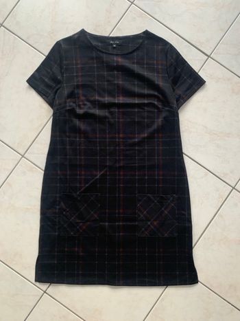 Robe noire à carreaux manches courtes