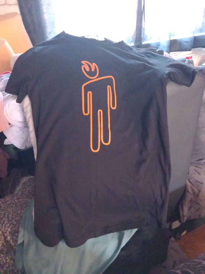 T-shirt taille 2xs primark bille eilish - photo numéro 1