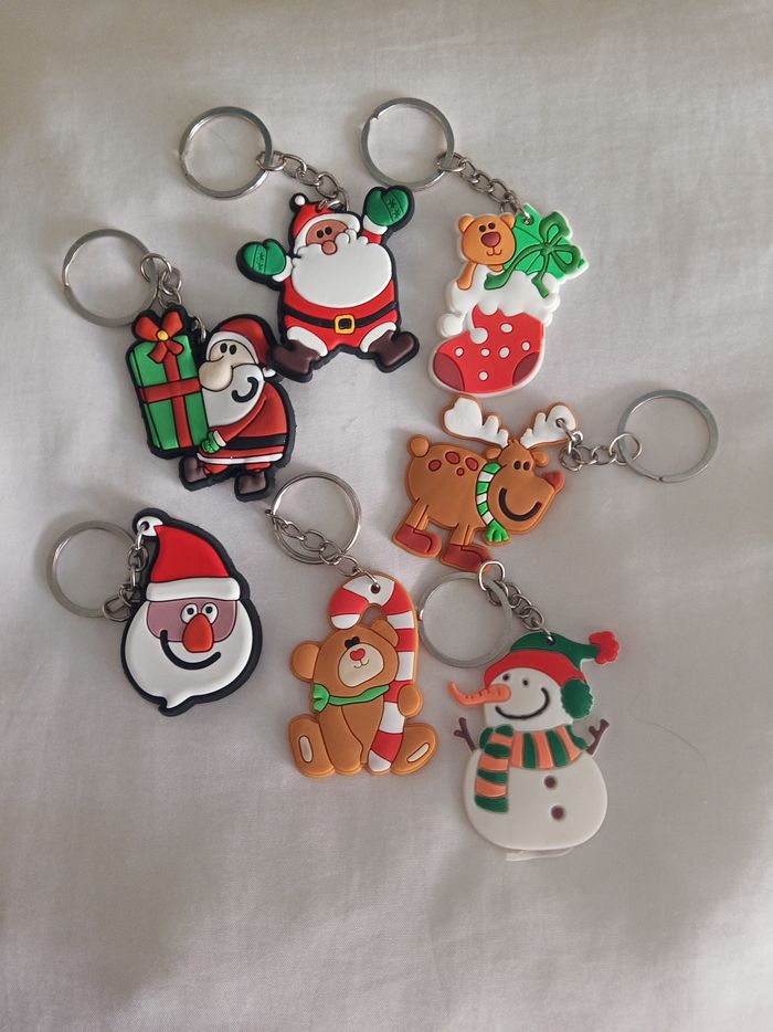 les de 7 portes clés noel neuf