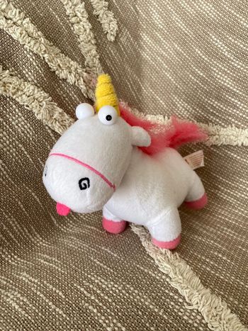 Peluche doudou 19cm moi moche et méchant 2 licorne blanche et rose très bon état