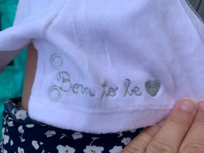 Brassière unisexe fille garçon naissance blanche cache coeur parfait état - photo numéro 2