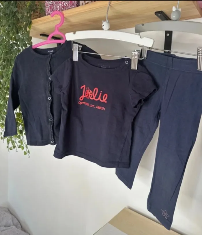 Lot 3pieces 18mois