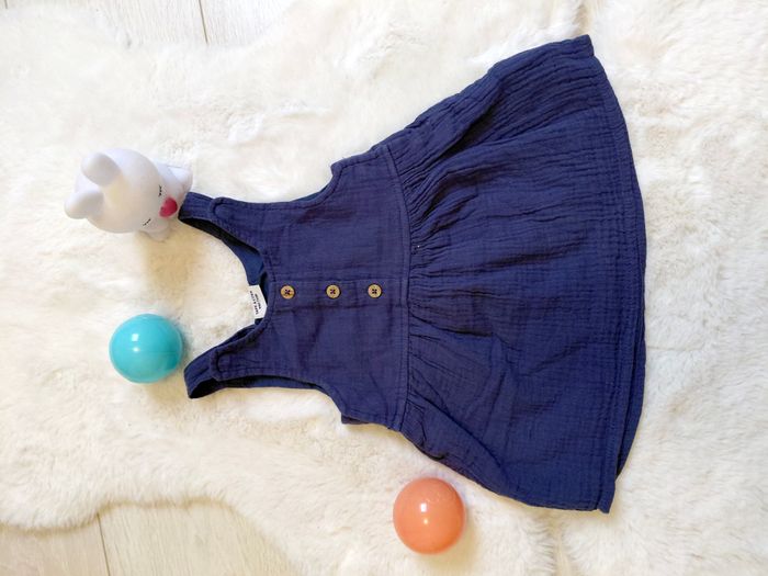 Robe à bretelles réglables 9 mois