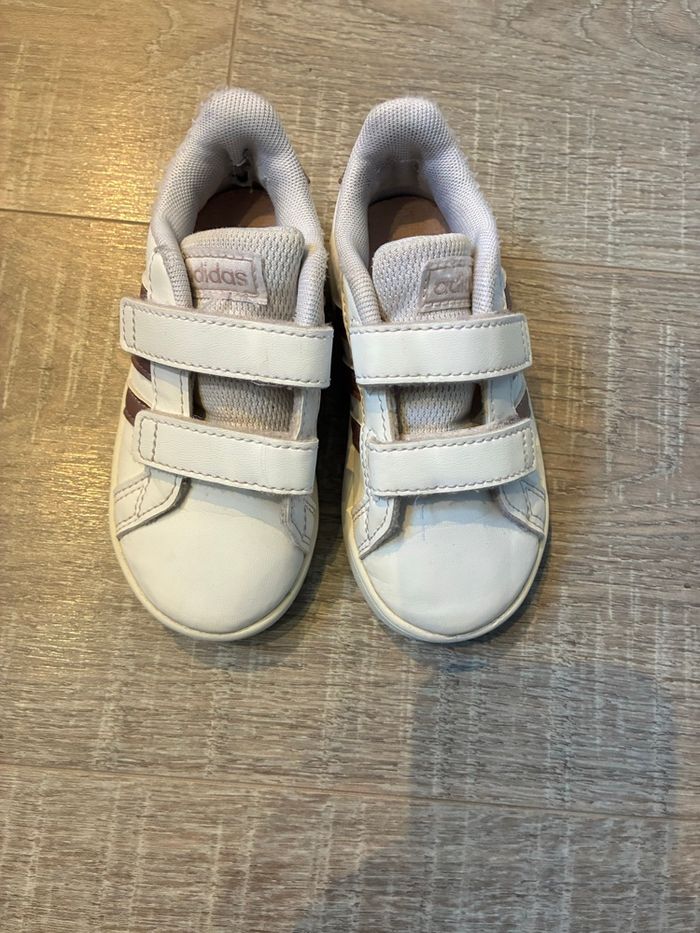 Baskets Adidas 23 TBE - photo numéro 2