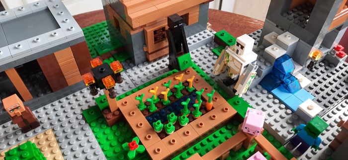 LEGO Minecraft 21128 Le village - photo numéro 4