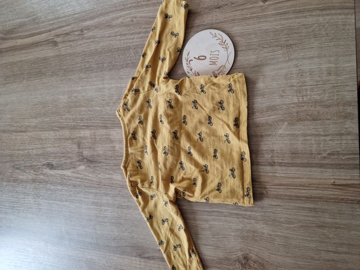 T-shirt Manches Longues Jaune Moutarde Motif Vélos Kiabi - 6 mois - photo numéro 3