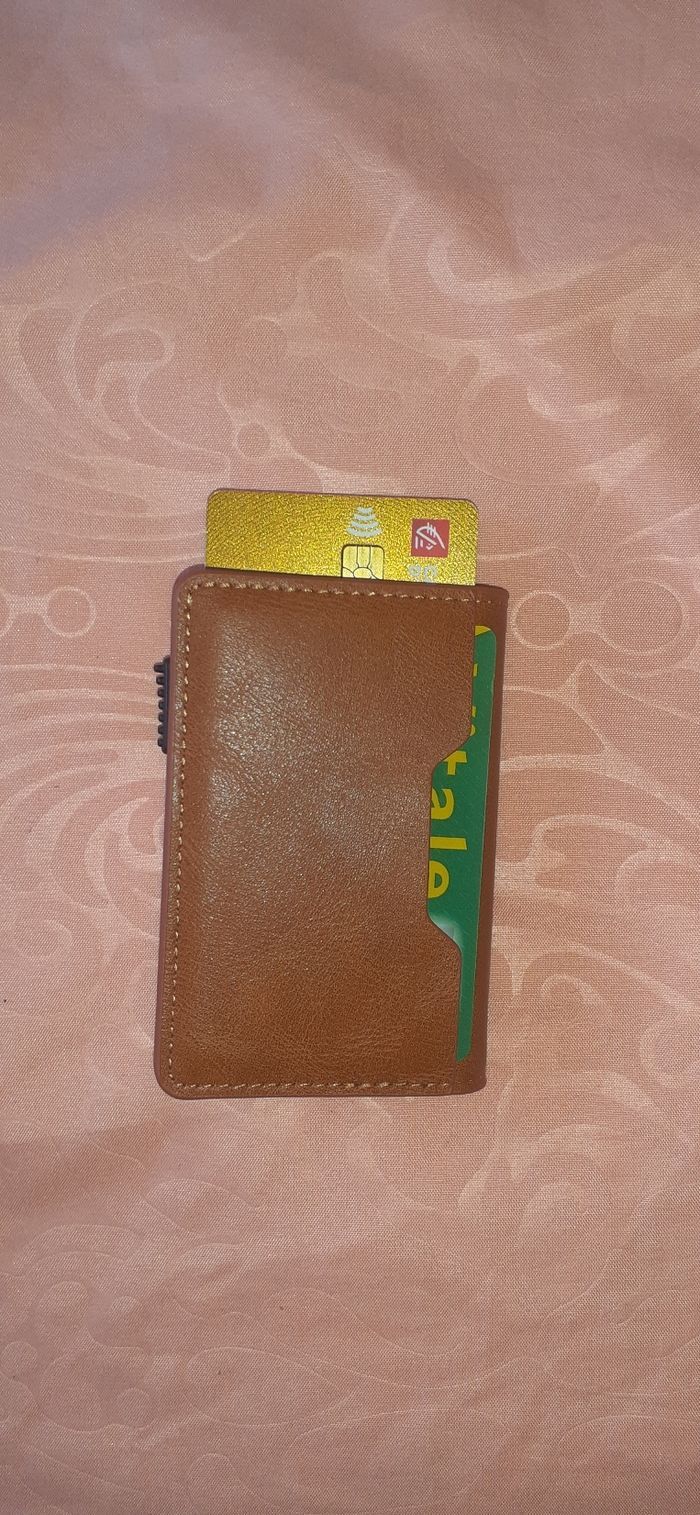 Card holder - photo numéro 2