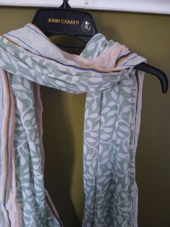 Foulard feuilles