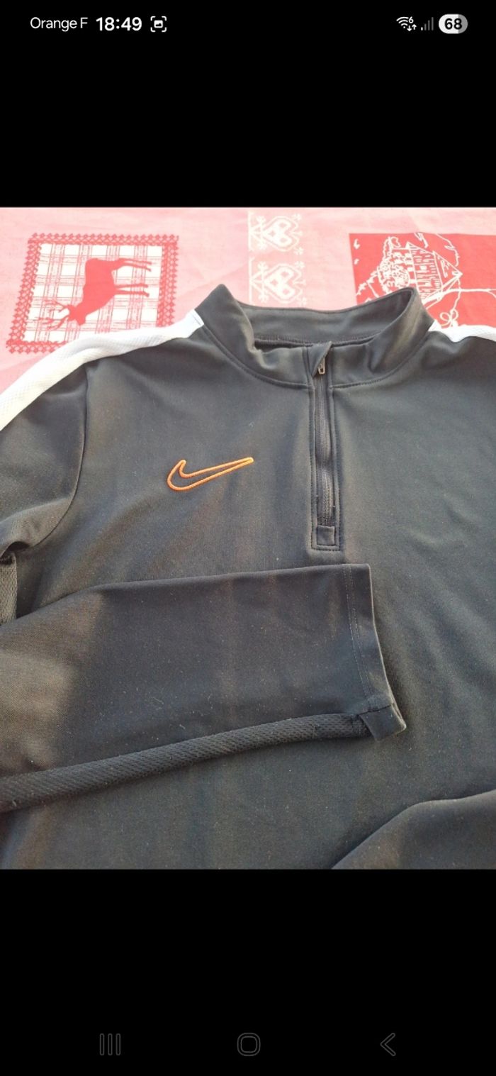 Sweat/Pull fin Nike 10 ans - photo numéro 2