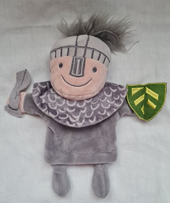 Doudou marionnette chevalier gris - Hema