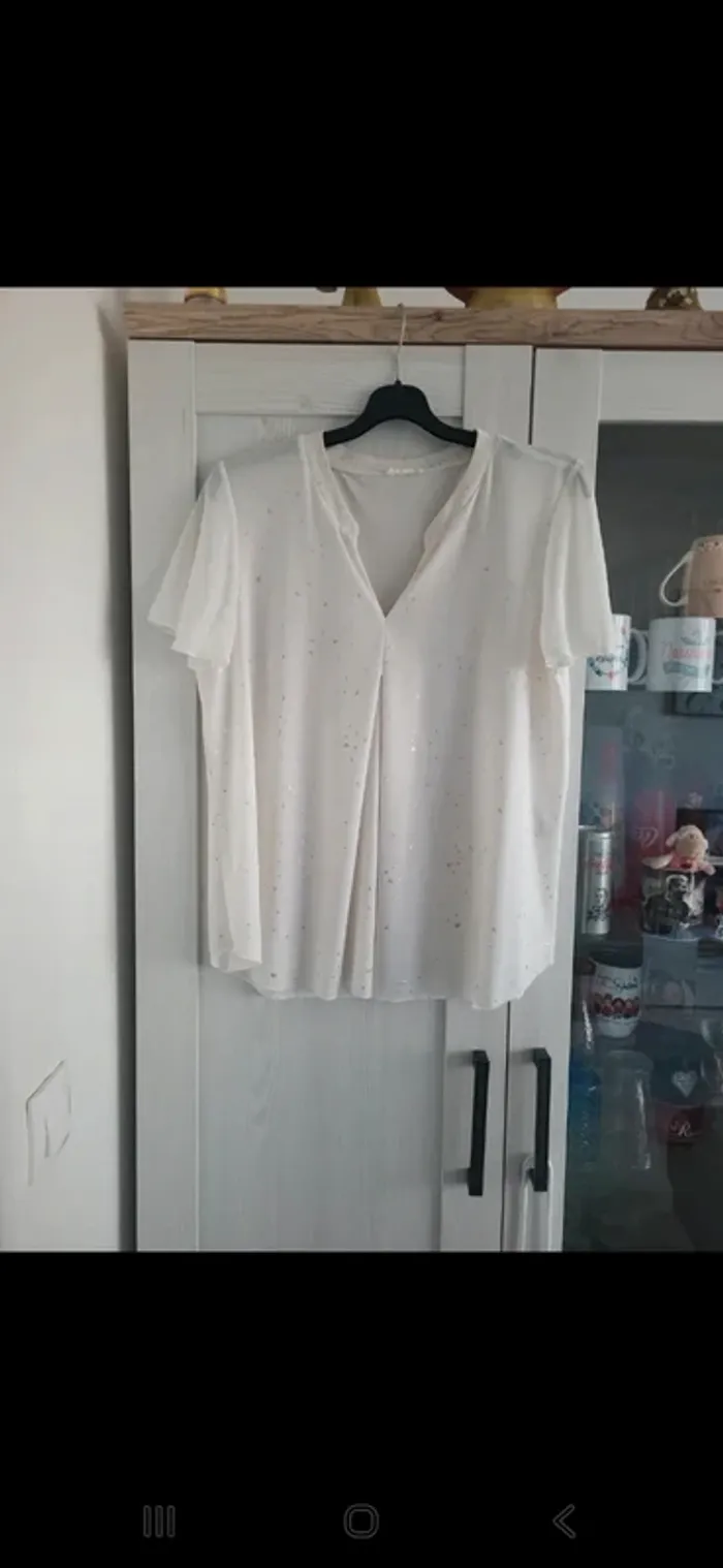 Tee-shirt manches courtes blanc.