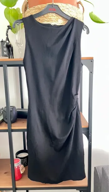 Robe noir mango